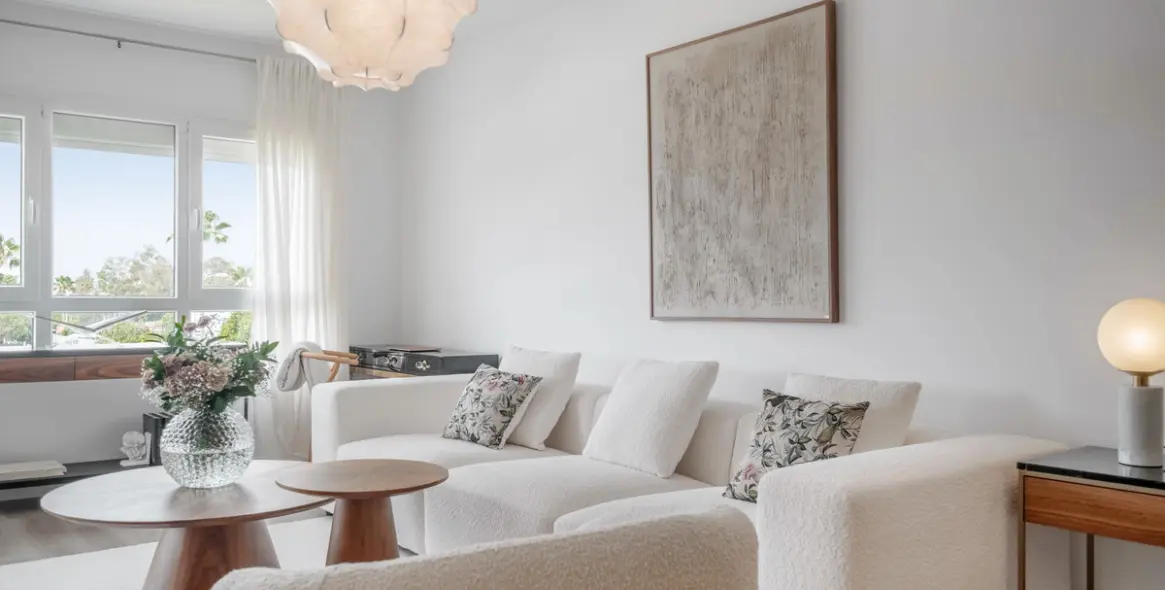 Venta de apartamento en planta media en Nueva Andalucía 5