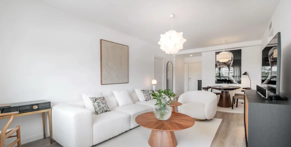 Venta de apartamento en planta media en Nueva Andalucía 6
