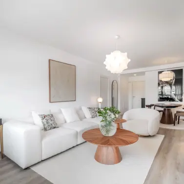 Sale of middle floor apartment in Nueva Andalucía