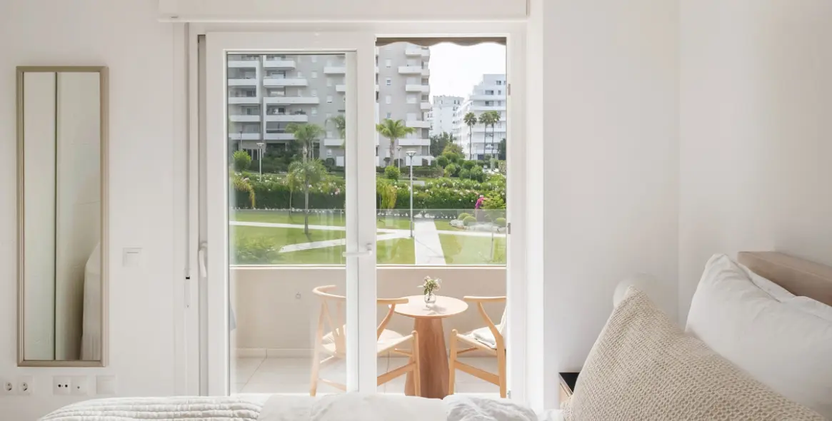 Venta de apartamento en planta media en Nueva Andalucía 19