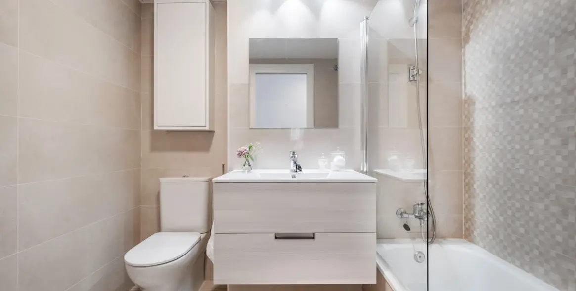 Venta de apartamento en planta media en Nueva Andalucía 23
