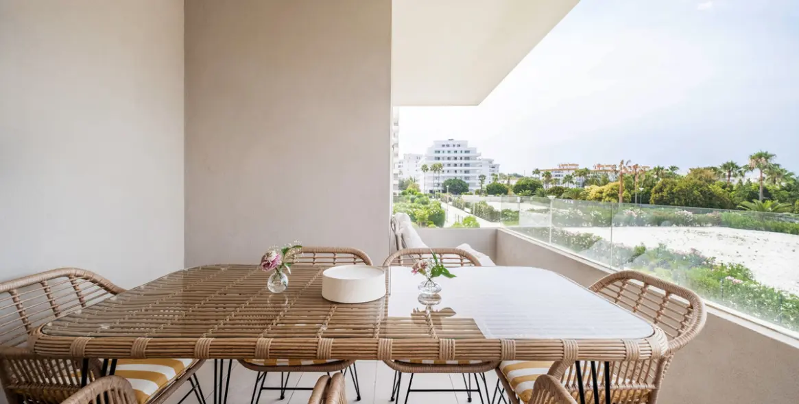 Venta de apartamento en planta media en Nueva Andalucía 25