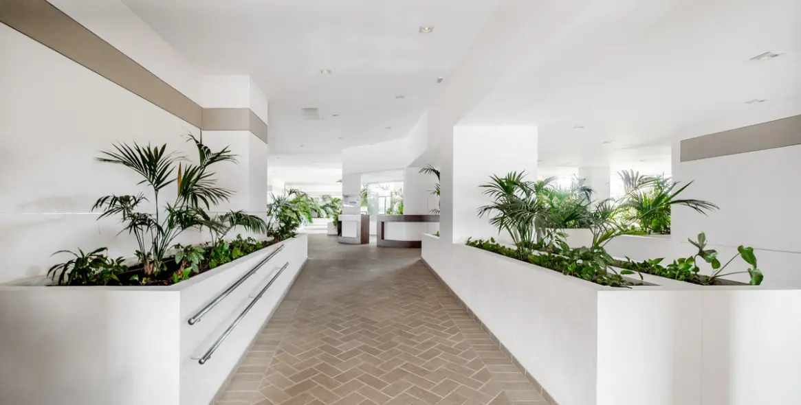 Venta de apartamento en planta media en Nueva Andalucía 34