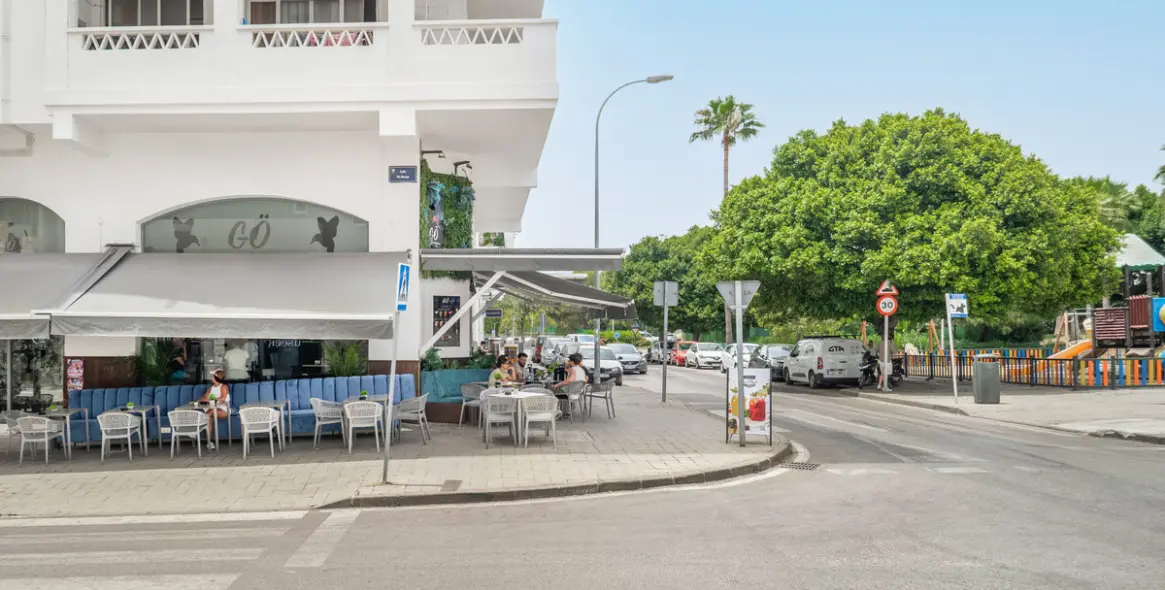Venta de apartamento en planta media en Nueva Andalucía 44