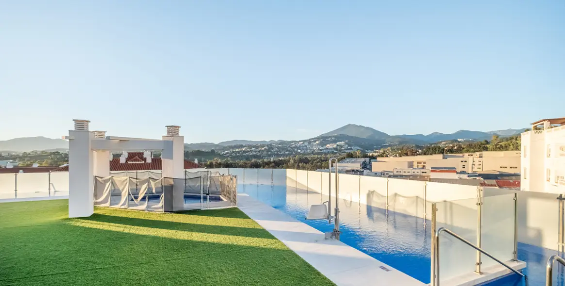 Venta de apartamento en planta media en Nueva Andalucía 72