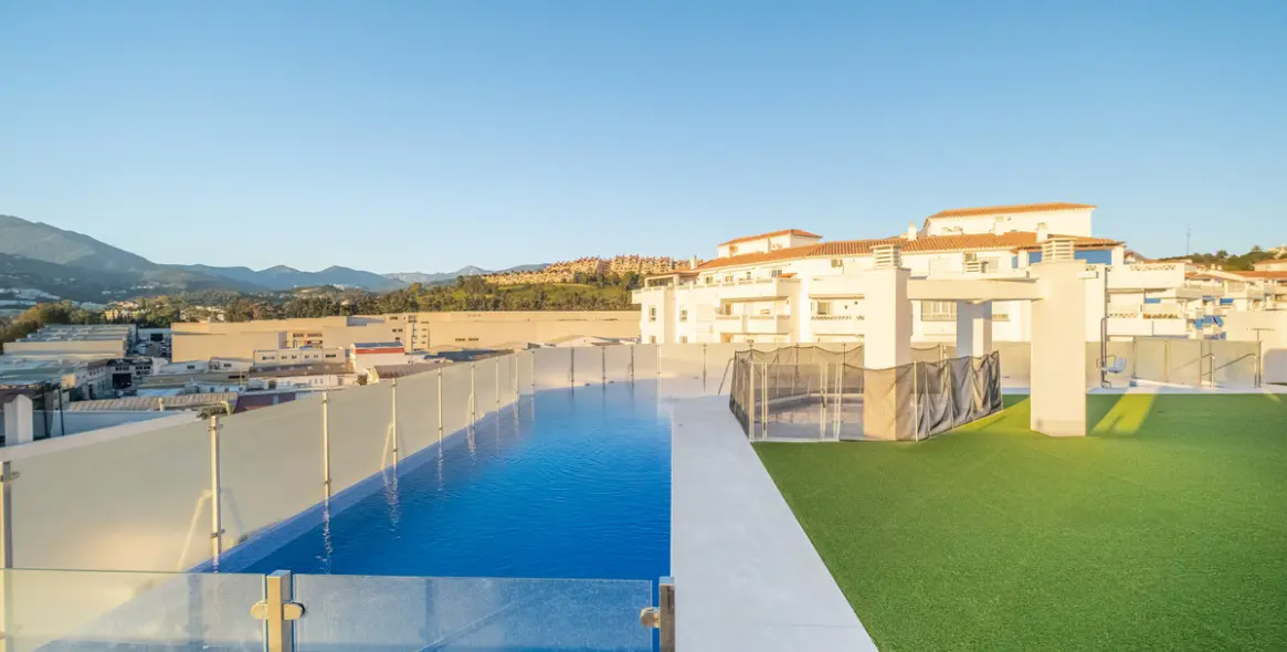 Venta de apartamento en planta media en Nueva Andalucía 75