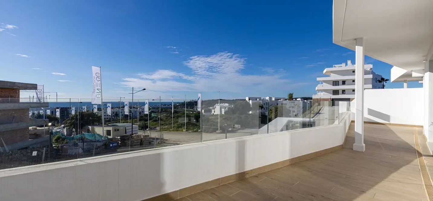 Продажа апартаментов на среднем этаже в Estepona 4