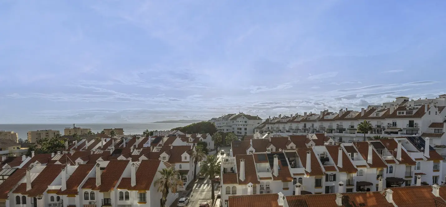 Продажа апартаментов на среднем этаже в Estepona 1