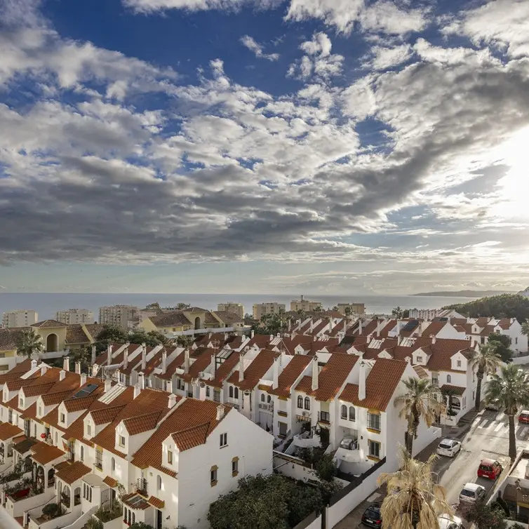 Продажа апартаментов на среднем этаже в Estepona