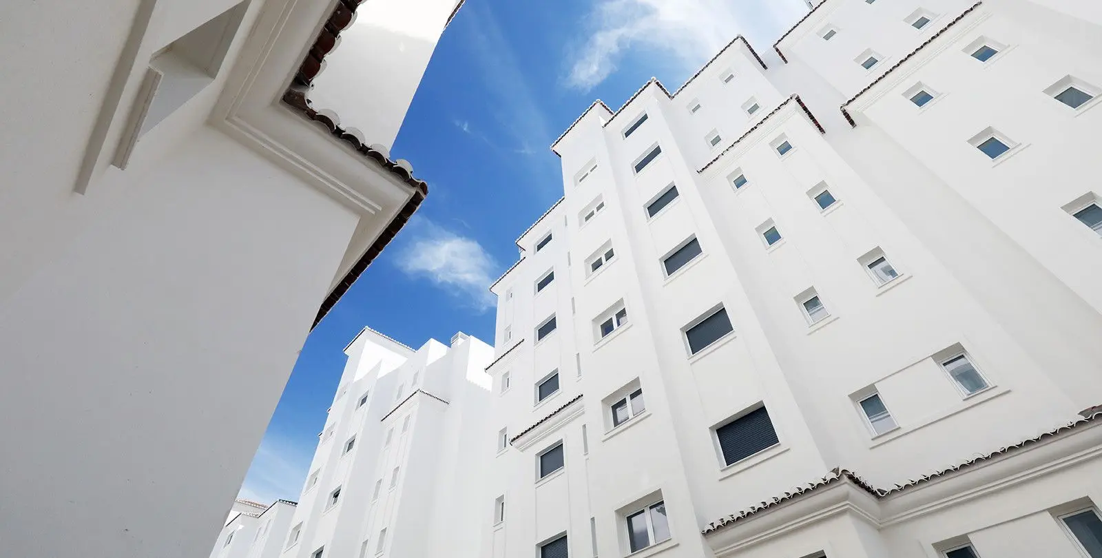 Sale of middle floor apartment in Estepona 4
