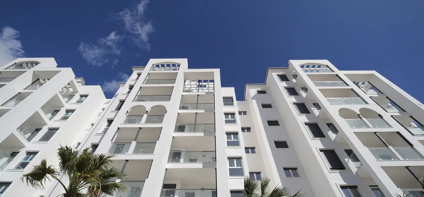Продажа апартаментов на среднем этаже в Estepona 4