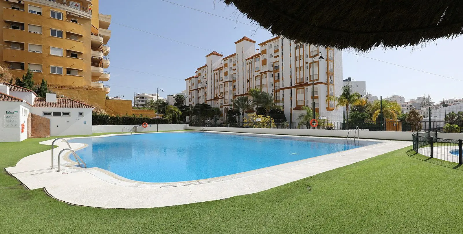 Sale of middle floor apartment in Estepona 11