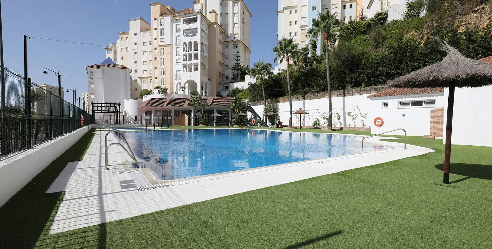 Sale of middle floor apartment in Estepona 13