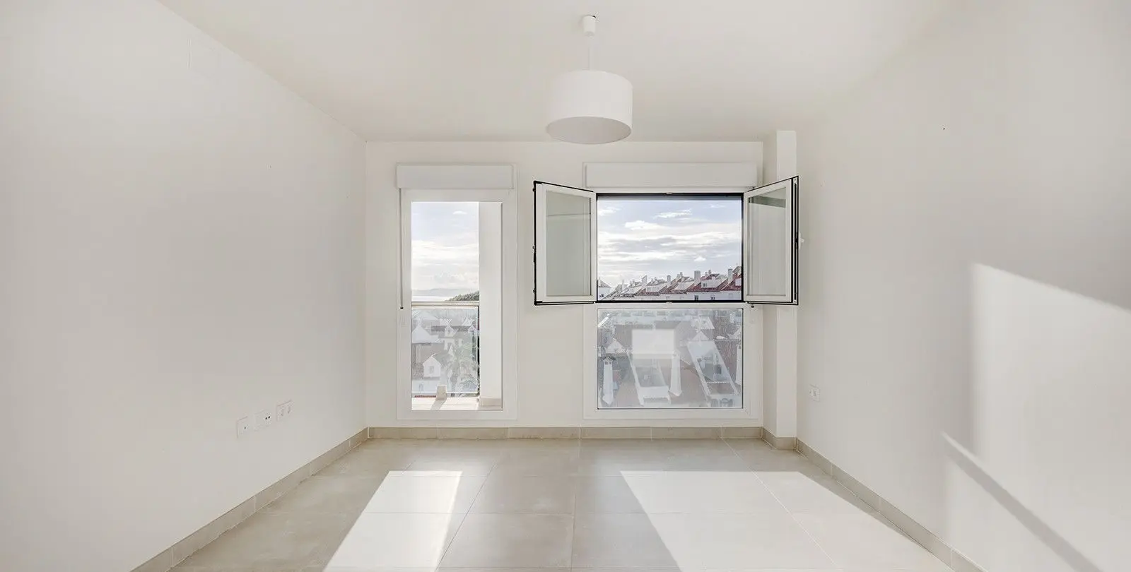 Sale of middle floor apartment in Estepona 19