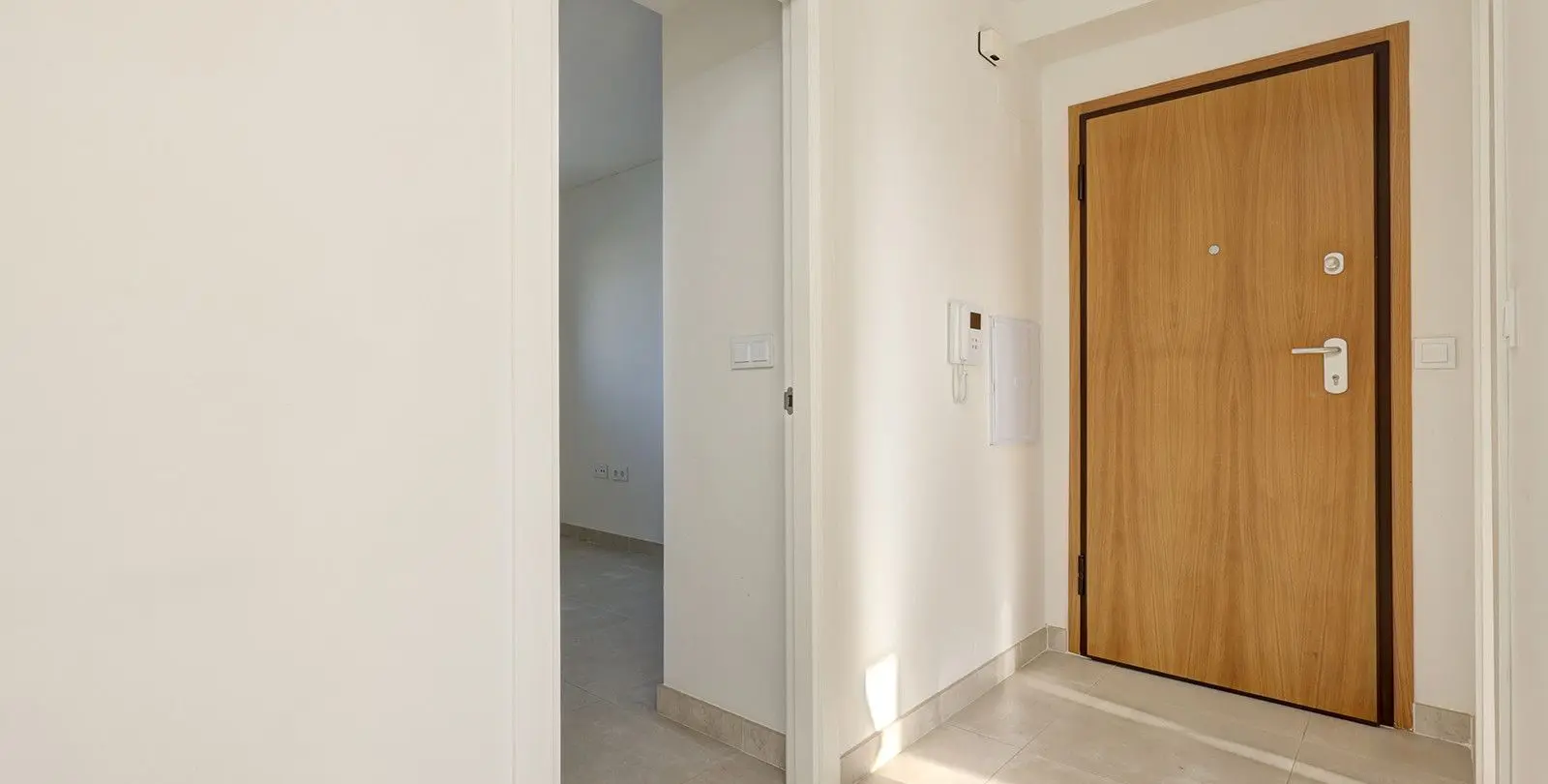 Sale of middle floor apartment in Estepona 23
