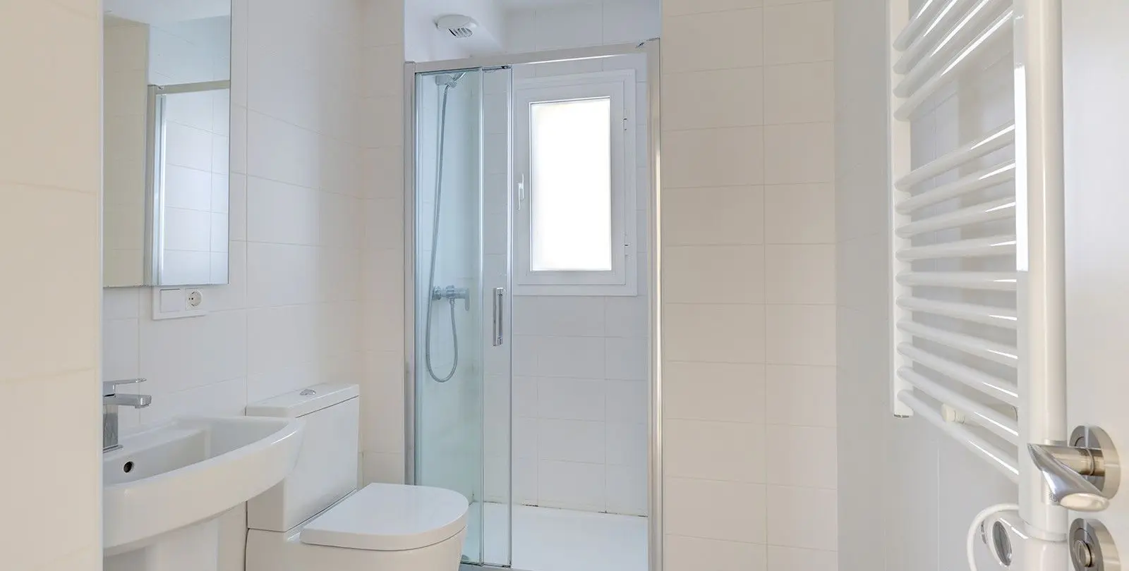 Sale of middle floor apartment in Estepona 34