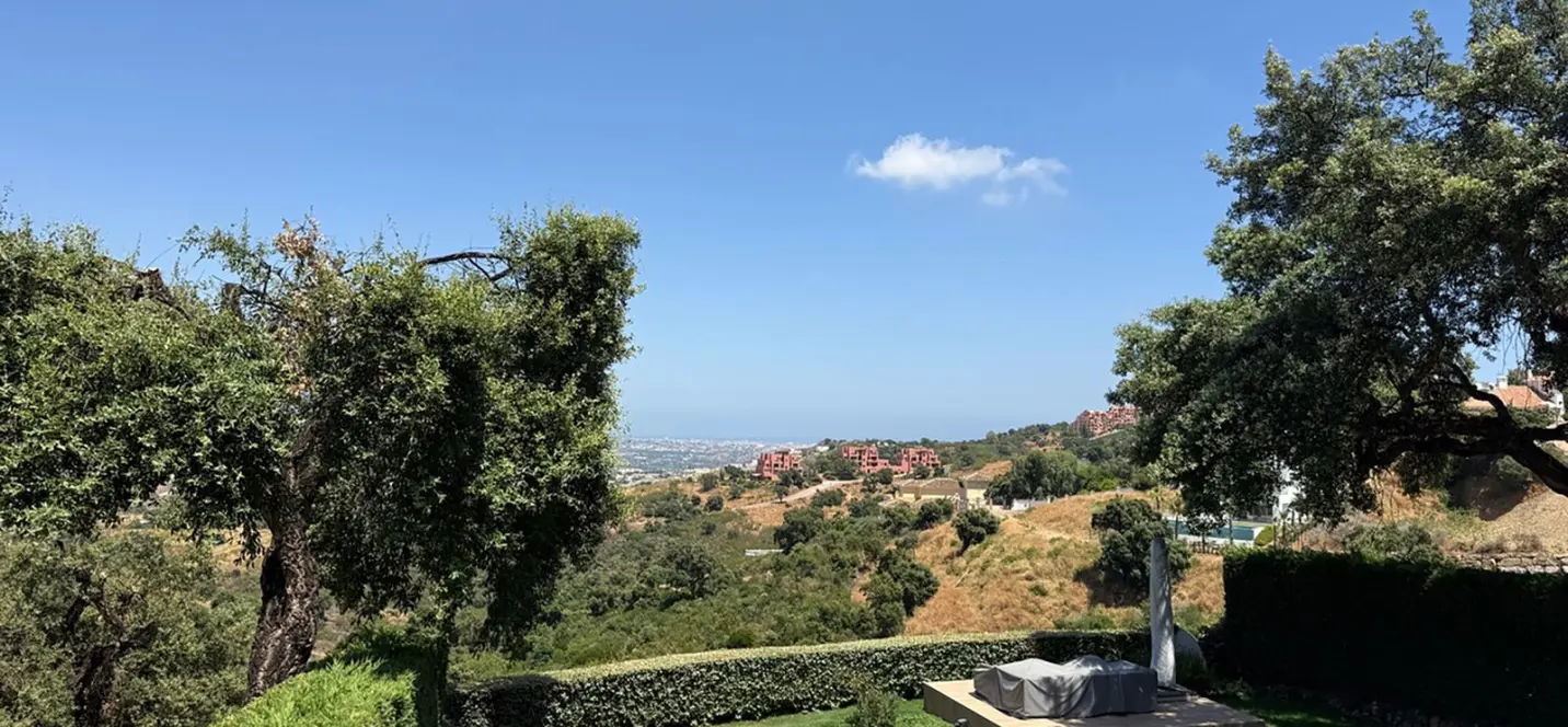 Sale of middle floor apartment in La Mairena 0