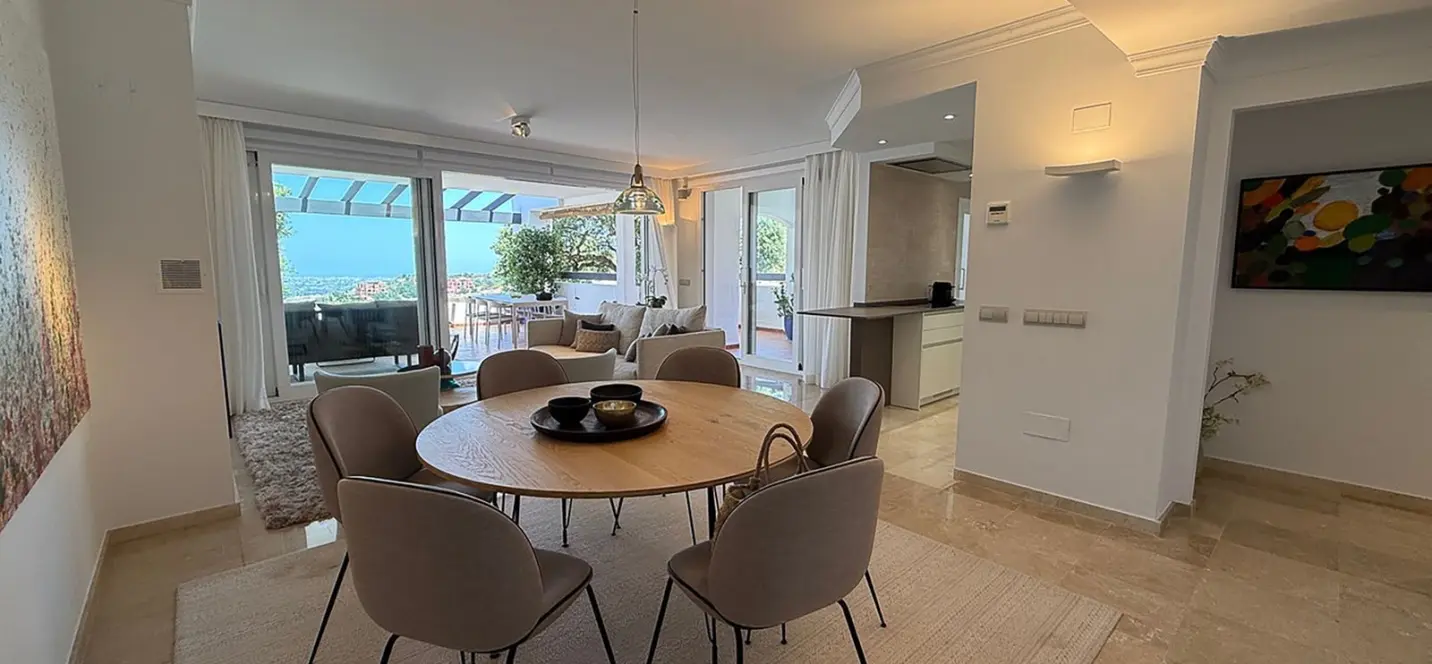 Sale of middle floor apartment in La Mairena 1