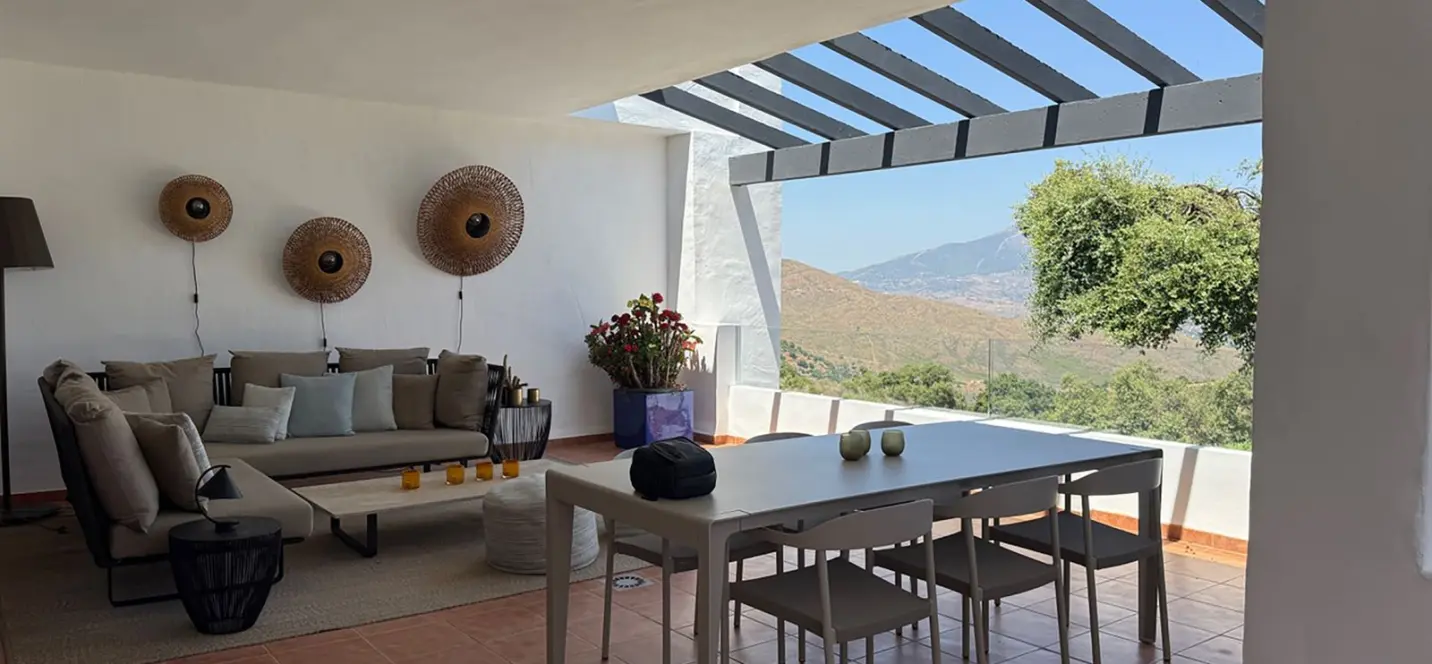 Sale of middle floor apartment in La Mairena 2