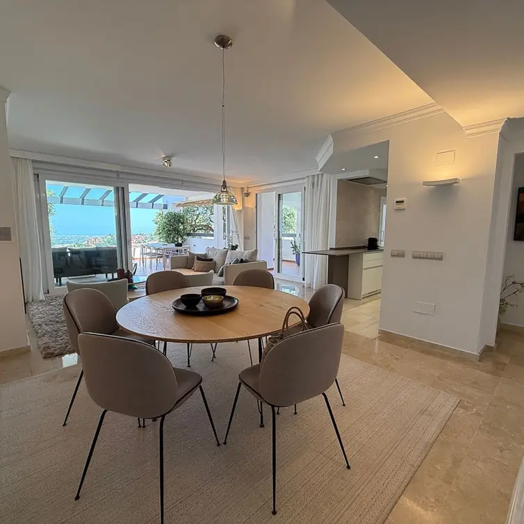 Sale of middle floor apartment in La Mairena
