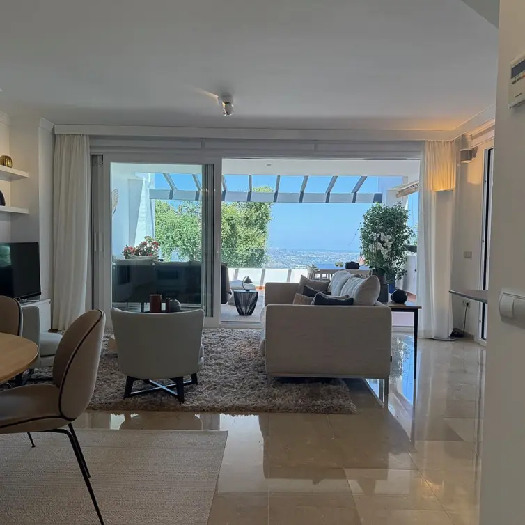 Sale of middle floor apartment in La Mairena