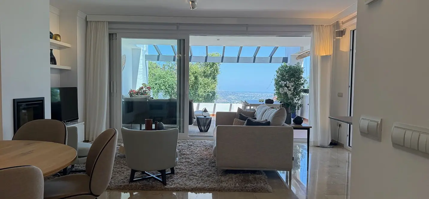 Sale of middle floor apartment in La Mairena 4