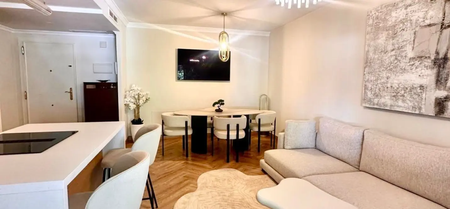 Sale of middle floor apartment in Nueva Andalucía 2