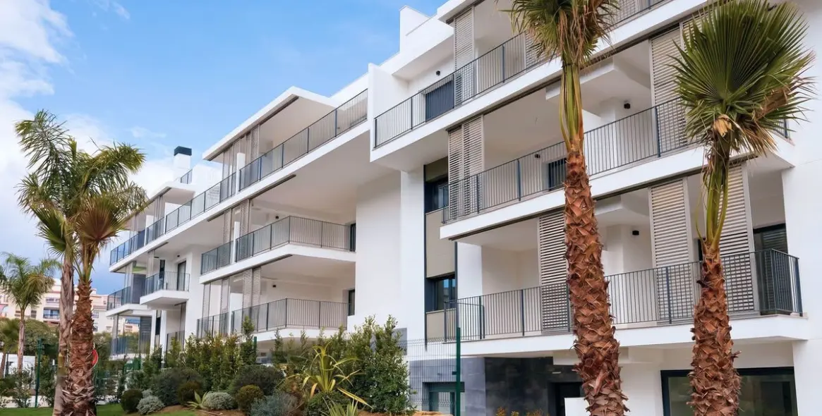 Продажа апартаментов на среднем этаже в Estepona 2