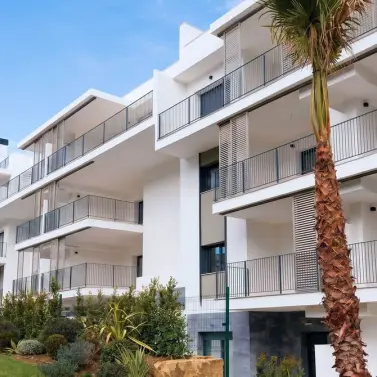 Продажа апартаментов на среднем этаже в Estepona