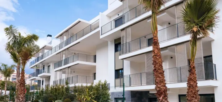 Продажа апартаментов на среднем этаже в Estepona 1