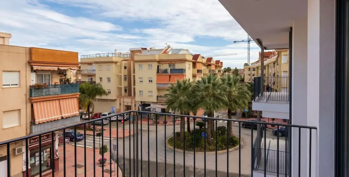 Продажа апартаментов на среднем этаже в Estepona 4