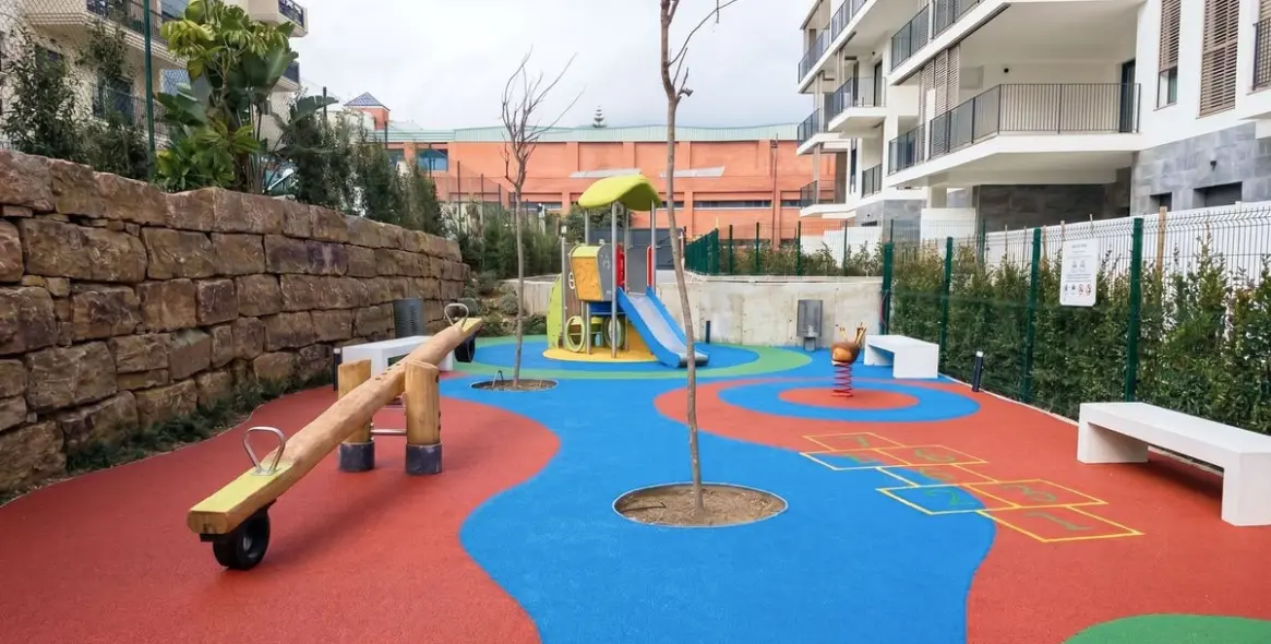 Продажа апартаментов на среднем этаже в Estepona 5
