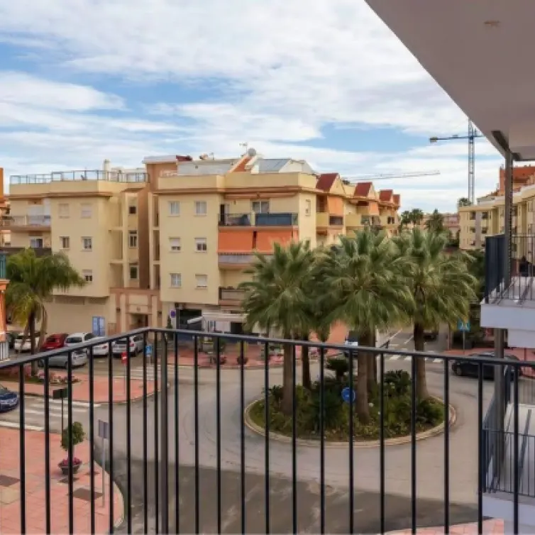 Продажа апартаментов на среднем этаже в Estepona