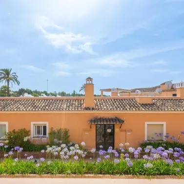 Venta de apartamento en planta media en Nueva Andalucía
