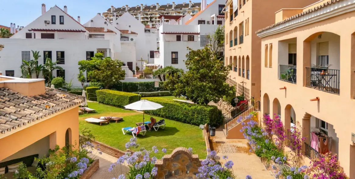 Sale of middle floor apartment in Nueva Andalucía 22
