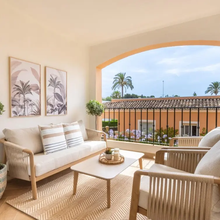 Venta de apartamento en planta media en Nueva Andalucía