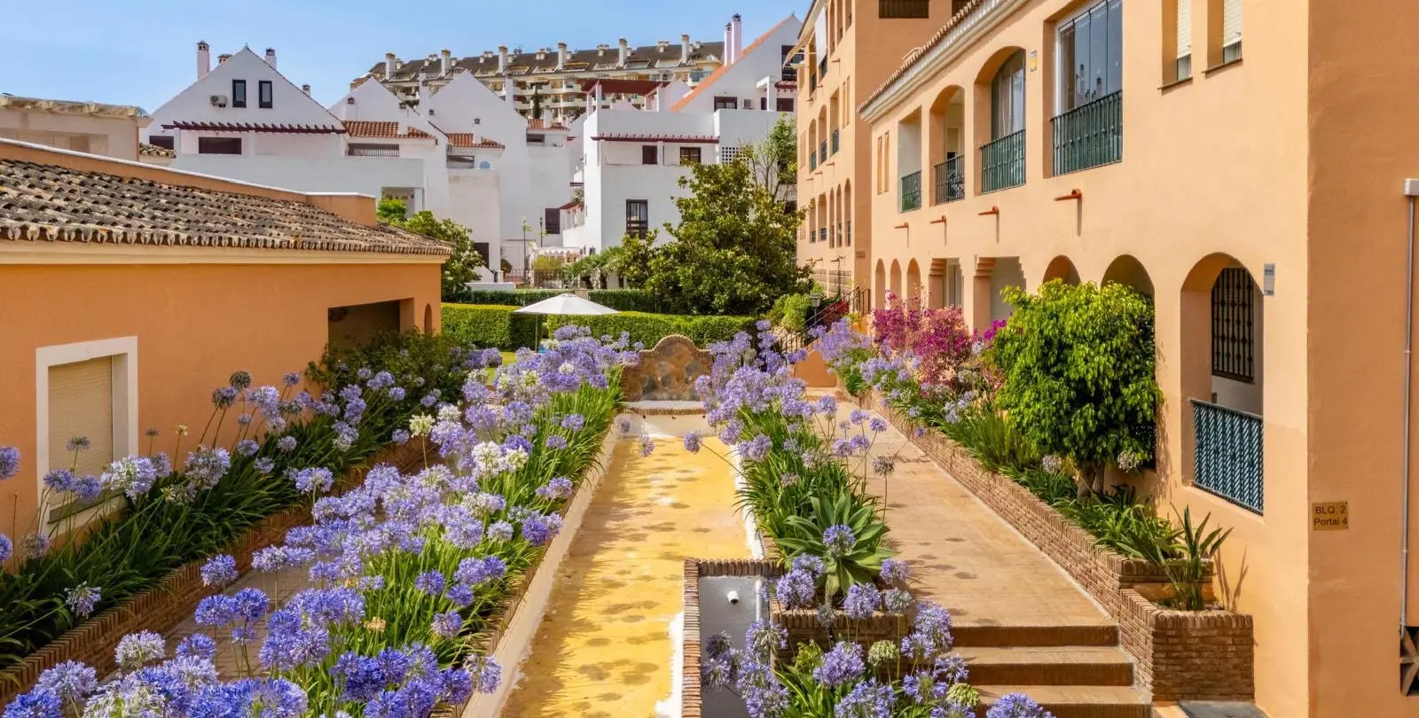 Продажа апартаментов на среднем этаже в Nueva Andalucía 2