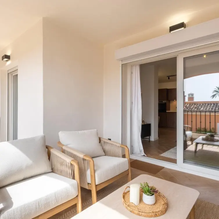 Venta de apartamento en planta media en Nueva Andalucía