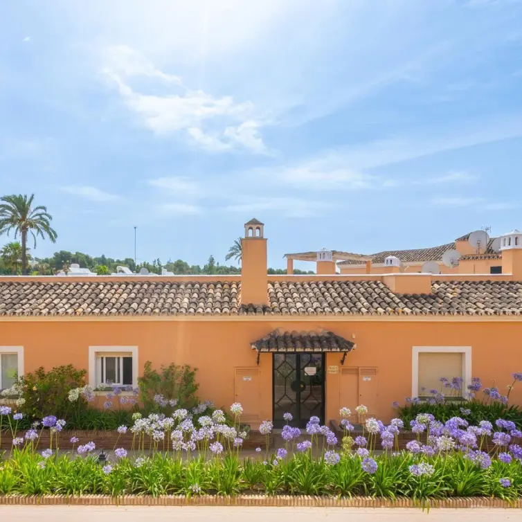 Venta de apartamento en planta media en Nueva Andalucía