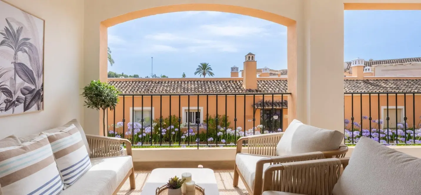 Venta de apartamento en planta media en Nueva Andalucía 4