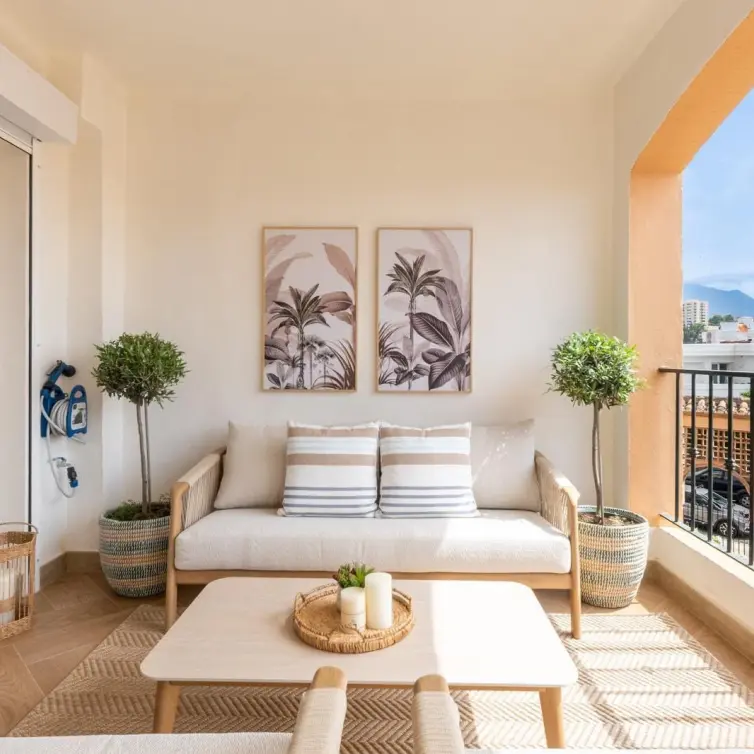 Venta de apartamento en planta media en Nueva Andalucía