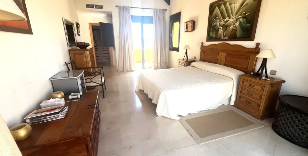 Sale of penthouse duplex in Atalaya 15