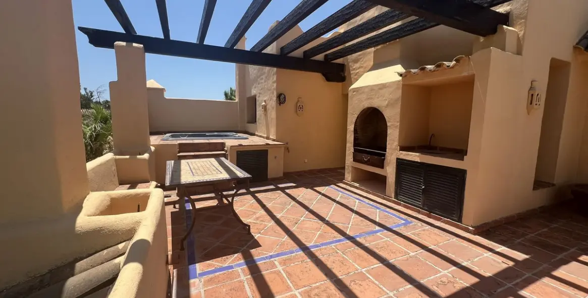 Sale of penthouse duplex in Atalaya 16