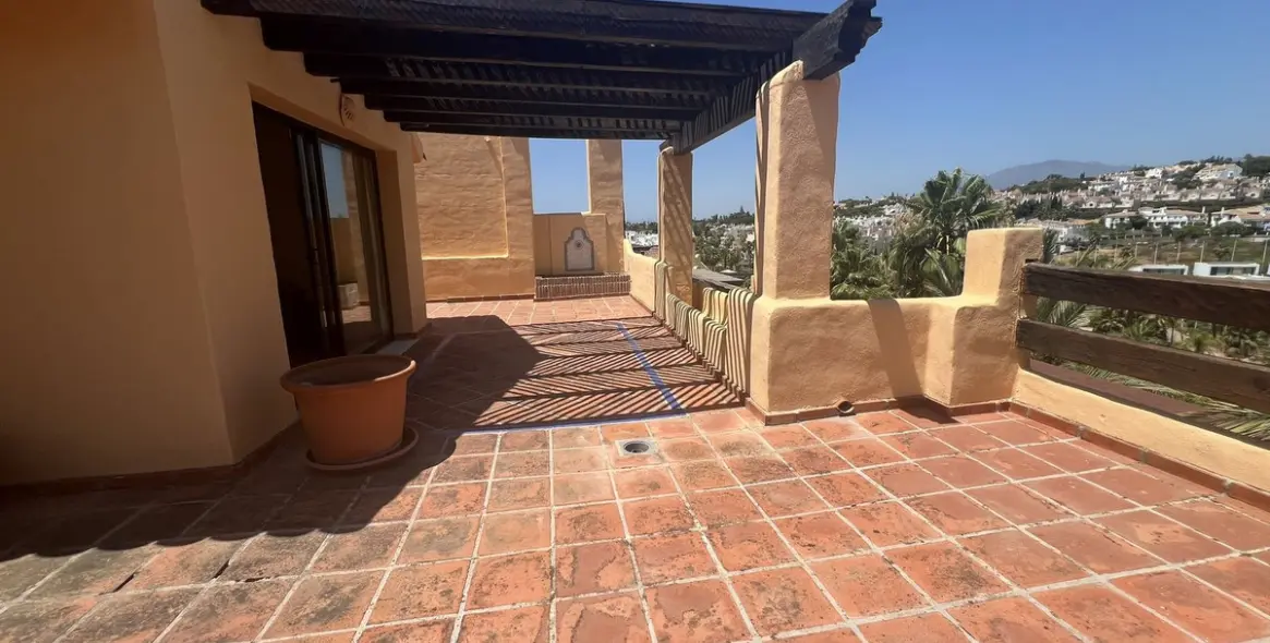 Sale of penthouse duplex in Atalaya 18