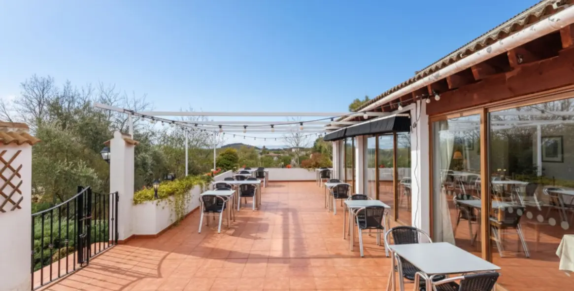 Sale of bed & breakfast in Villanueva de Tapia 7