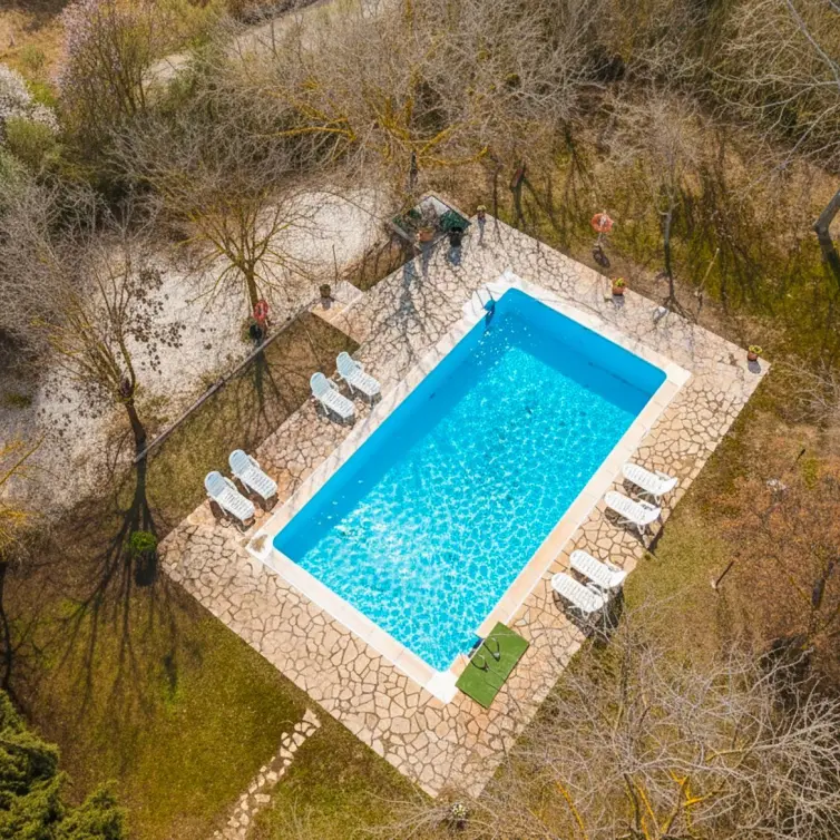 Sale of bed & breakfast in Villanueva de Tapia