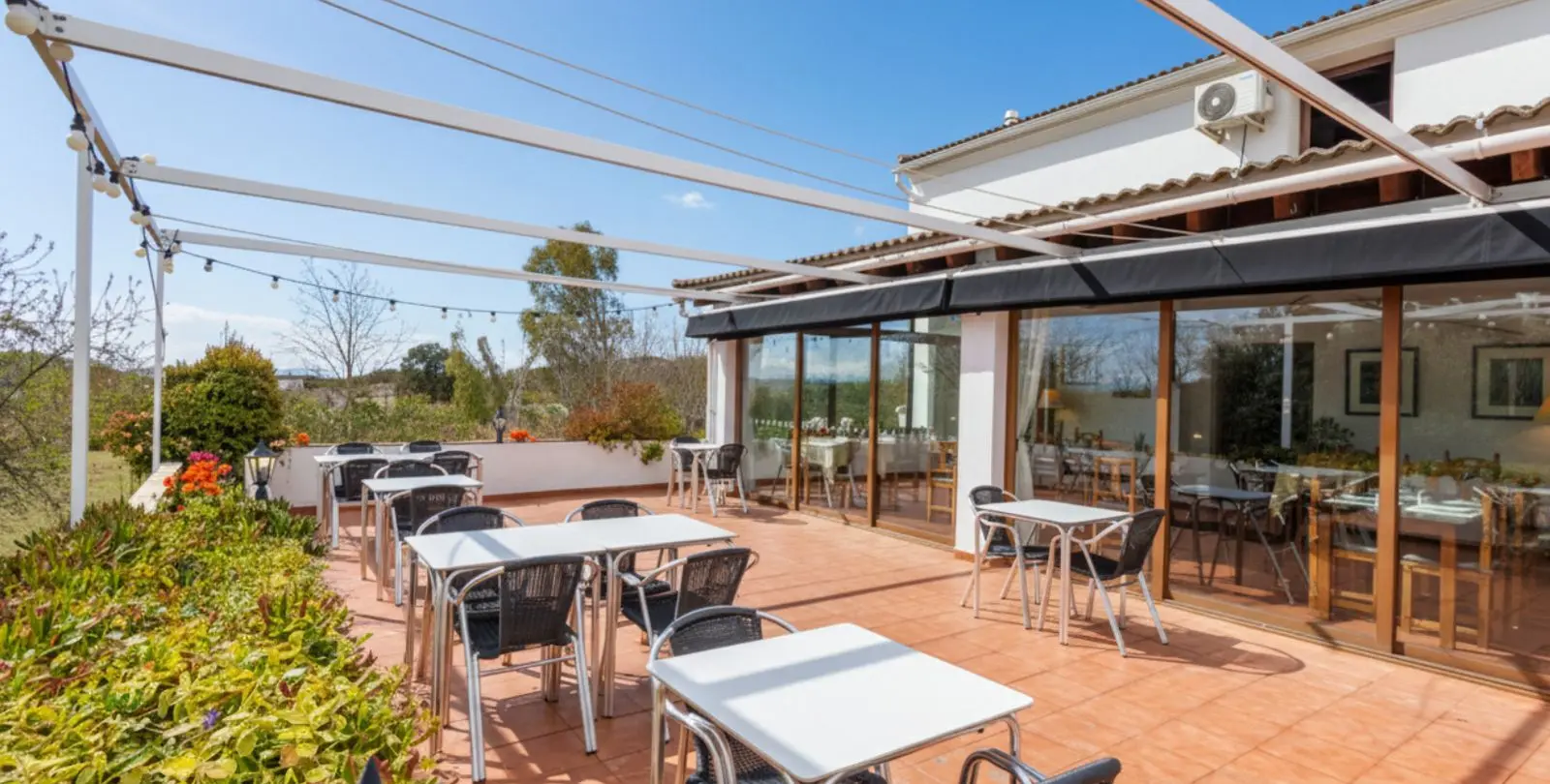 Sale of bed & breakfast in Villanueva de Tapia 6
