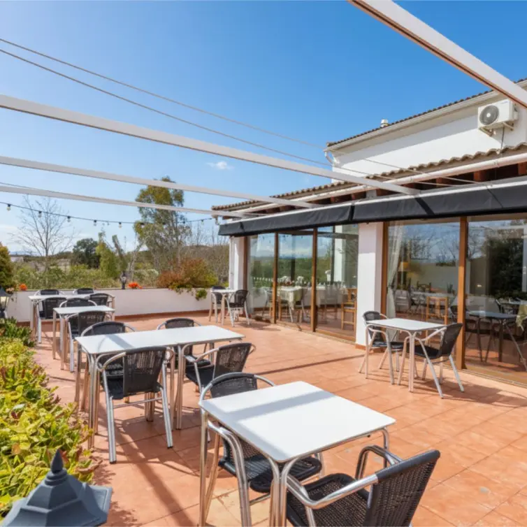 Sale of bed & breakfast in Villanueva de Tapia