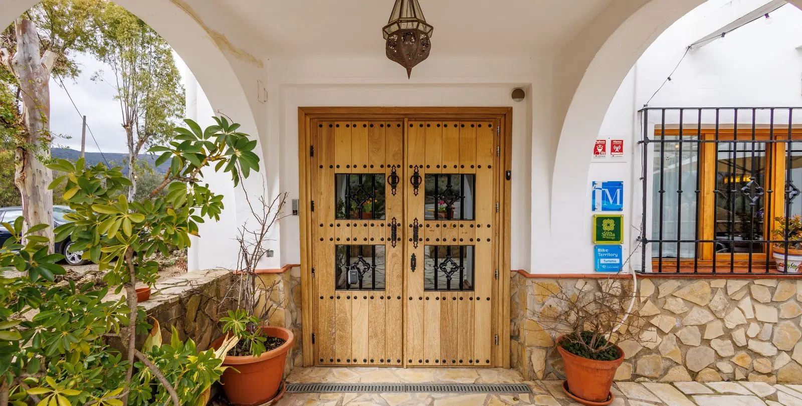 Sale of bed & breakfast in Villanueva de Tapia 10