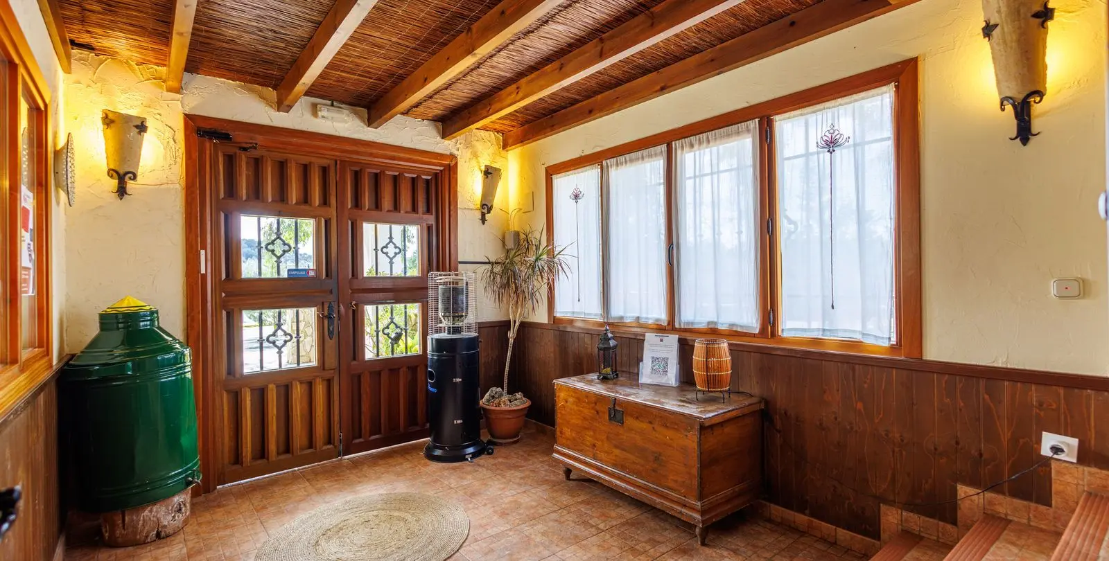 Sale of bed & breakfast in Villanueva de Tapia 11